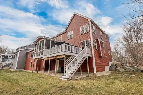 12 Lydia Lane Newington NH 03801
