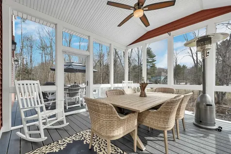 12 Lydia Lane Newington NH 03801