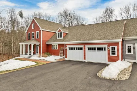 12 Lydia Lane Newington NH 03801