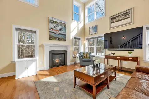 12 Lydia Lane Newington NH 03801
