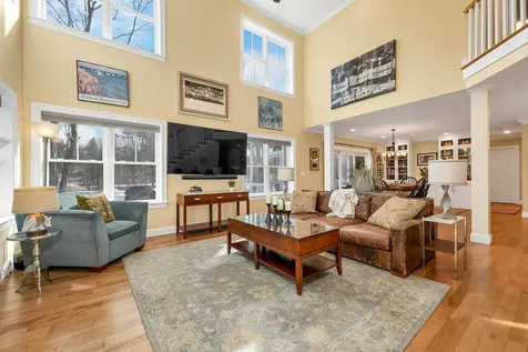 12 Lydia Lane Newington NH 03801