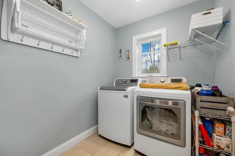 12 Lydia Lane Newington NH 03801