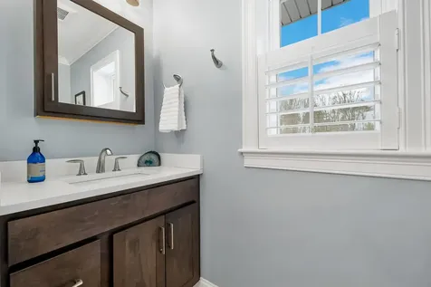 12 Lydia Lane Newington NH 03801