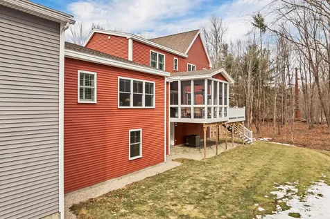 12 Lydia Lane Newington NH 03801