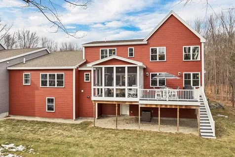 12 Lydia Lane Newington NH 03801