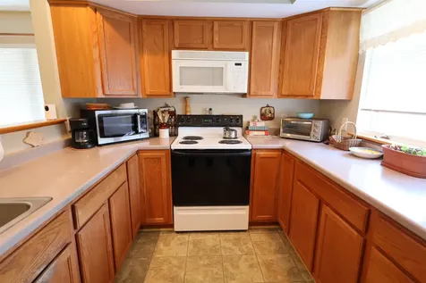 13 Cottage Court Hartford VT 05001