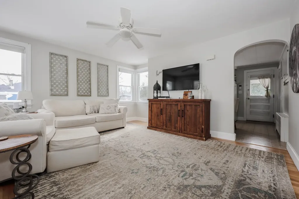 135 Glenwood Avenue Manchester NH 03102