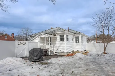 135 Glenwood Avenue Manchester NH 03102