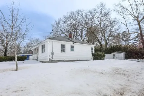 135 Glenwood Avenue Manchester NH 03102