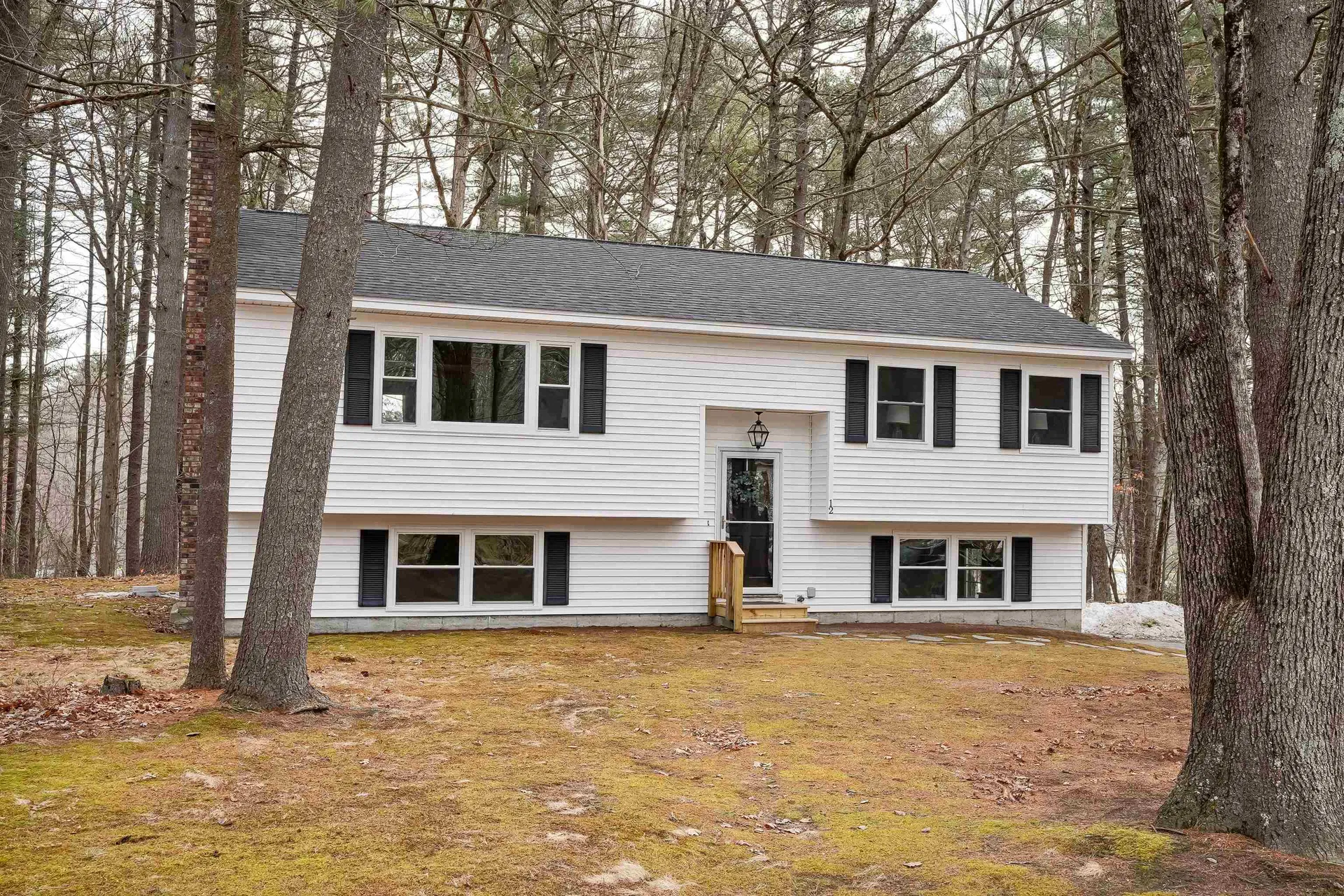 12 Mike Lane Litchfield NH 03052