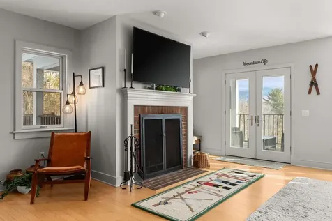 43 Perkins Lane Stowe VT 05672