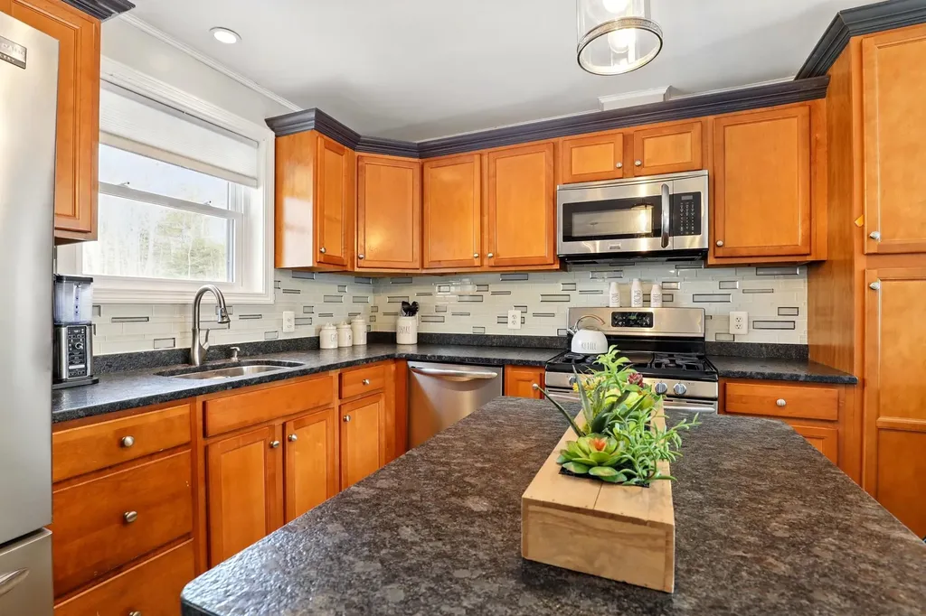 24 Berry Court Farmington NH 03835