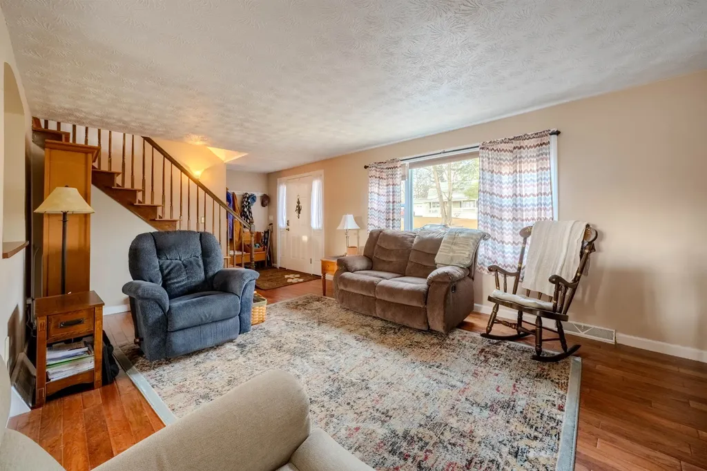 7 Taschereau Boulevard Nashua NH 03062