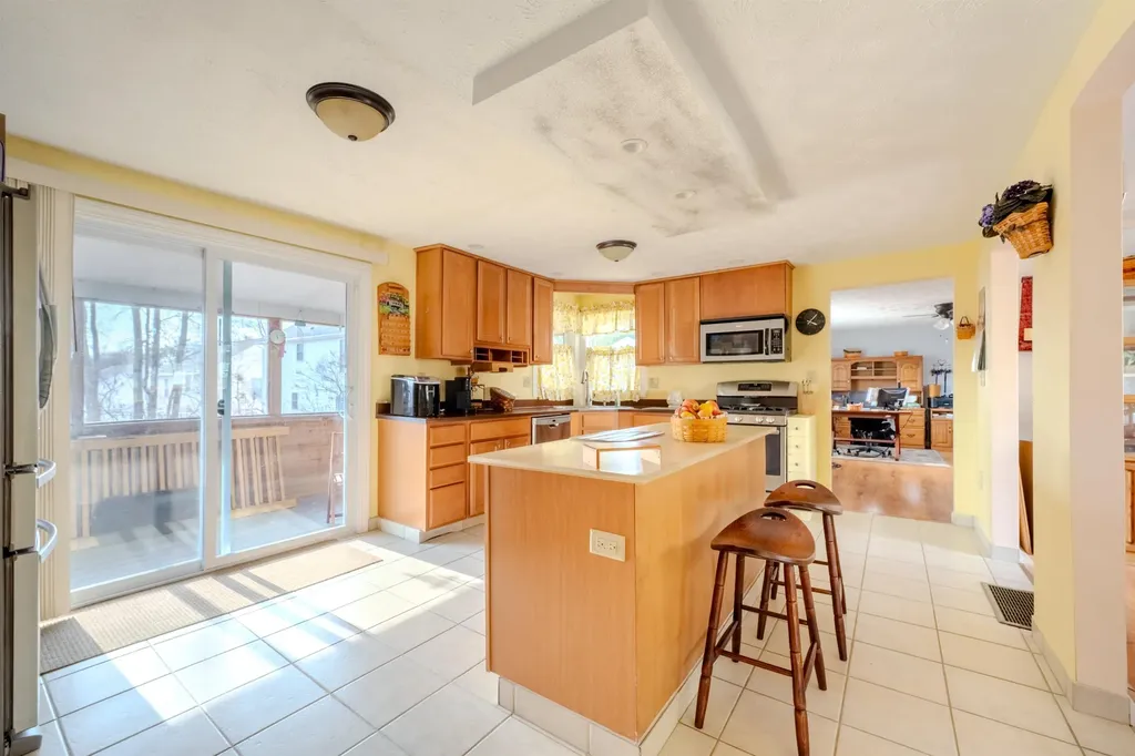 7 Taschereau Boulevard Nashua NH 03062