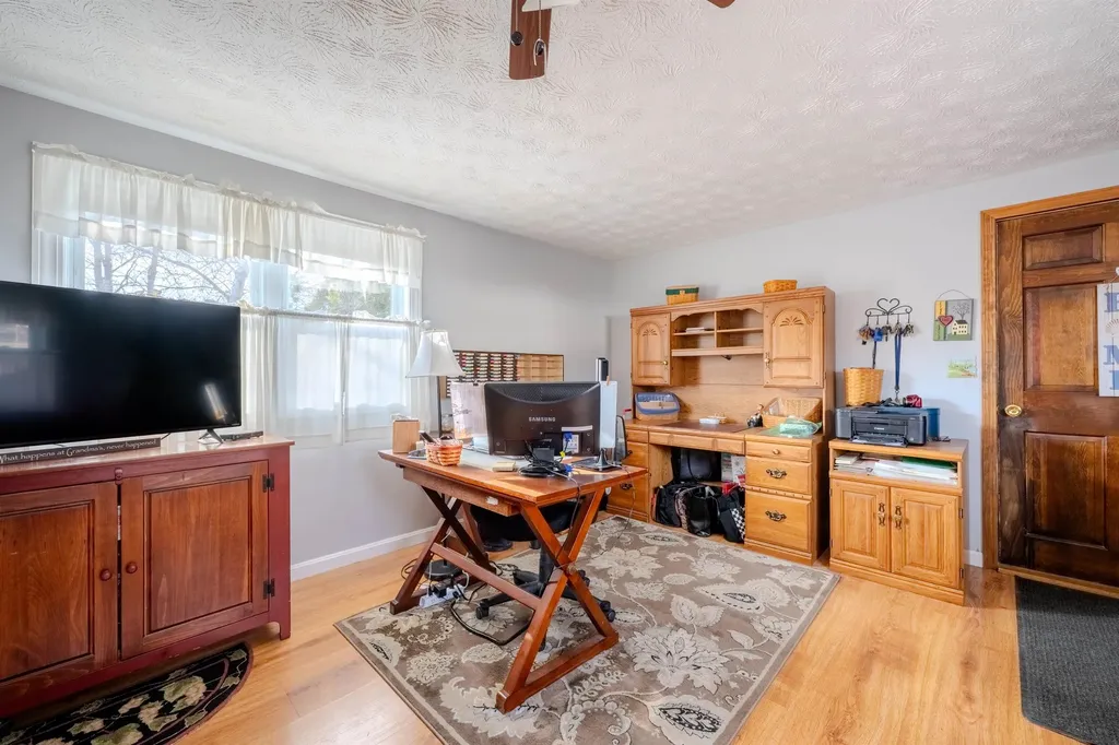 7 Taschereau Boulevard Nashua NH 03062
