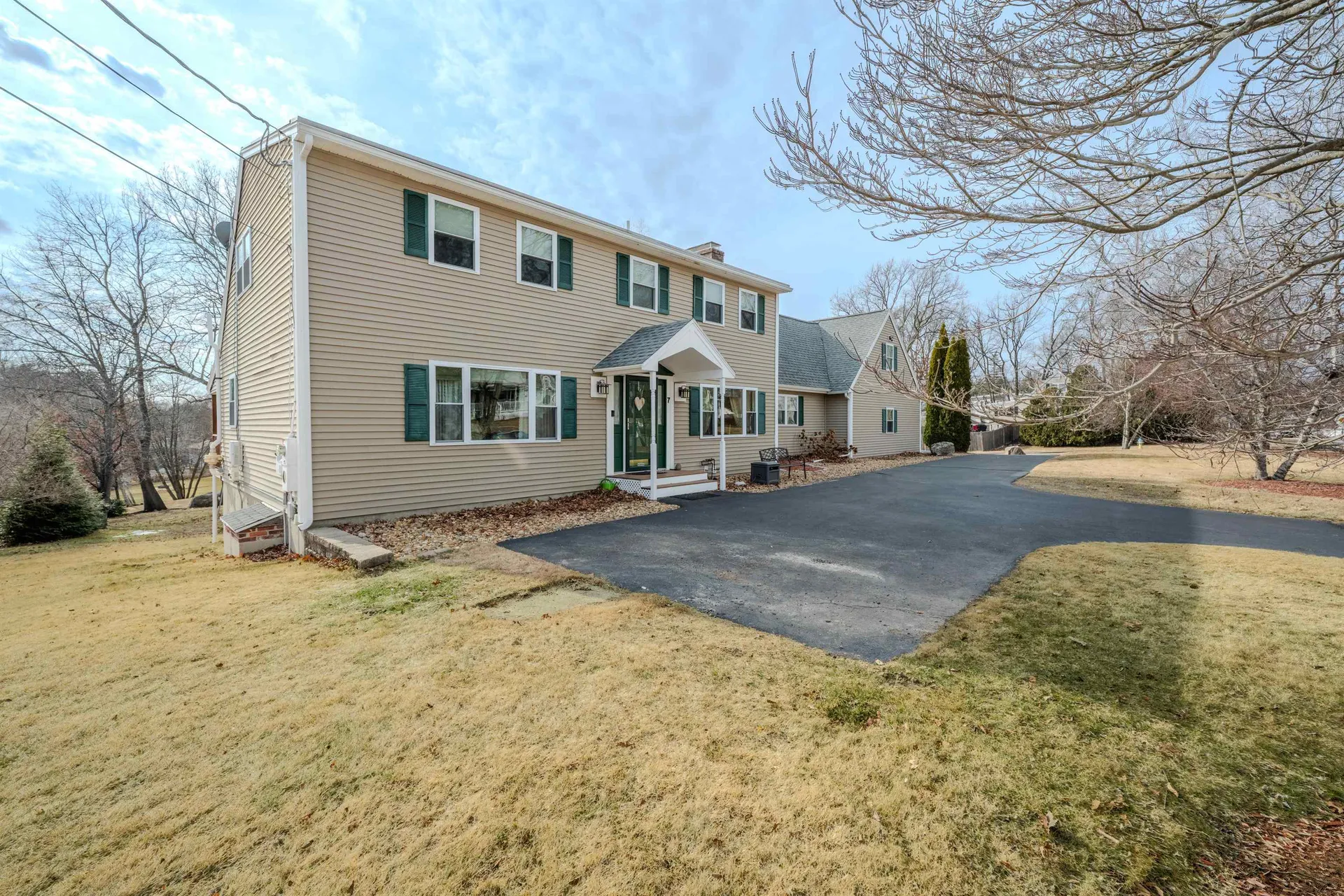 7 Taschereau Boulevard Nashua NH 03062