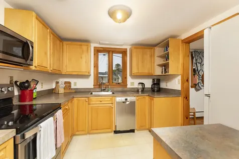 234 Lakeshore Road Thetford VT 05074