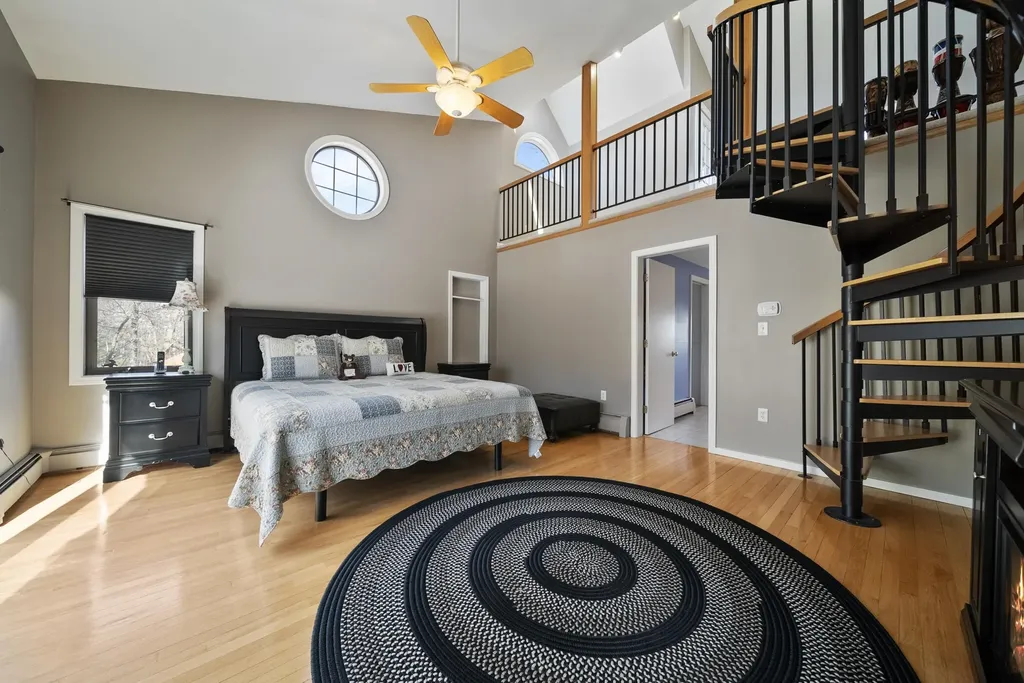 2 Remington Court Derry NH 03038