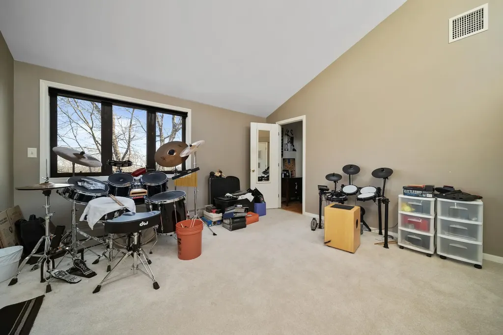 2 Remington Court Derry NH 03038