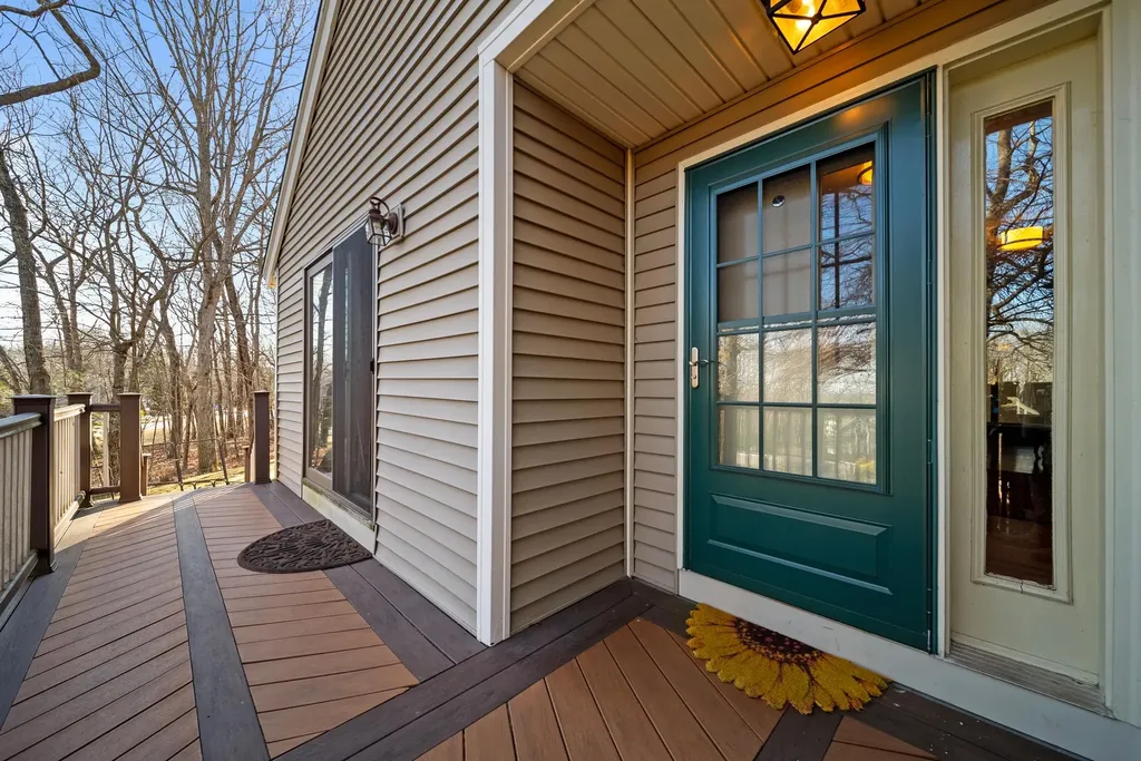 2 Remington Court Derry NH 03038