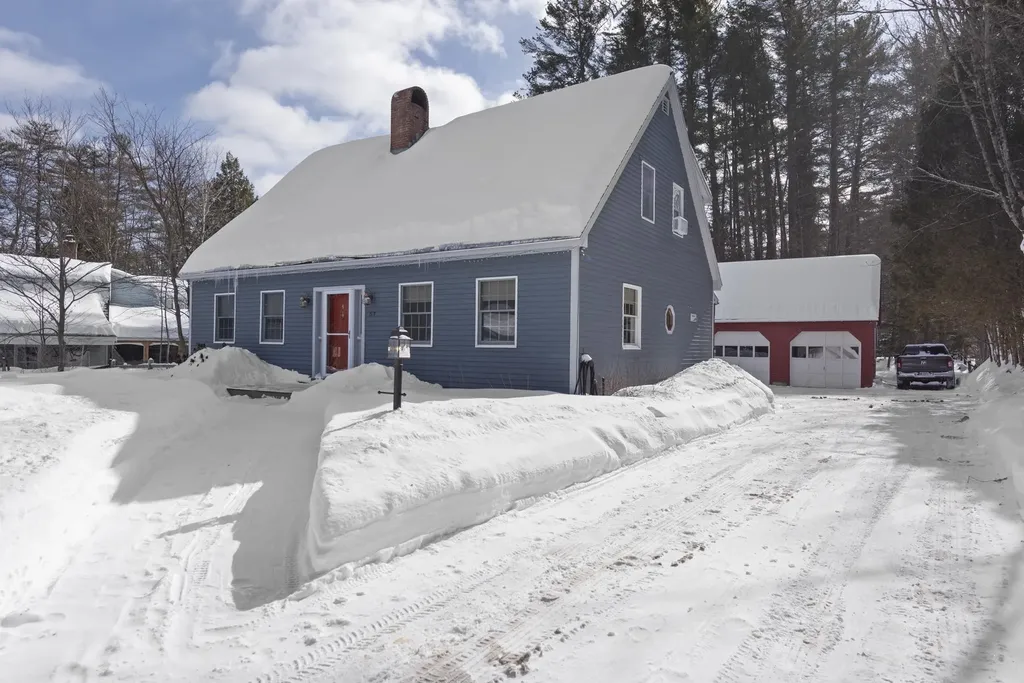 57 Merrill Street Plymouth NH 03264
