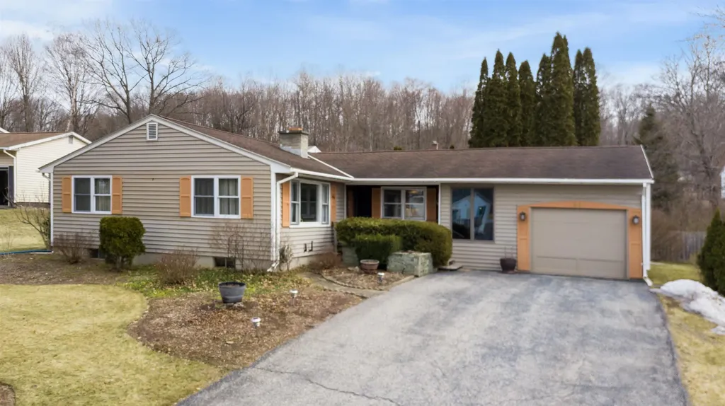 44 Harbour Road Bennington VT 05201