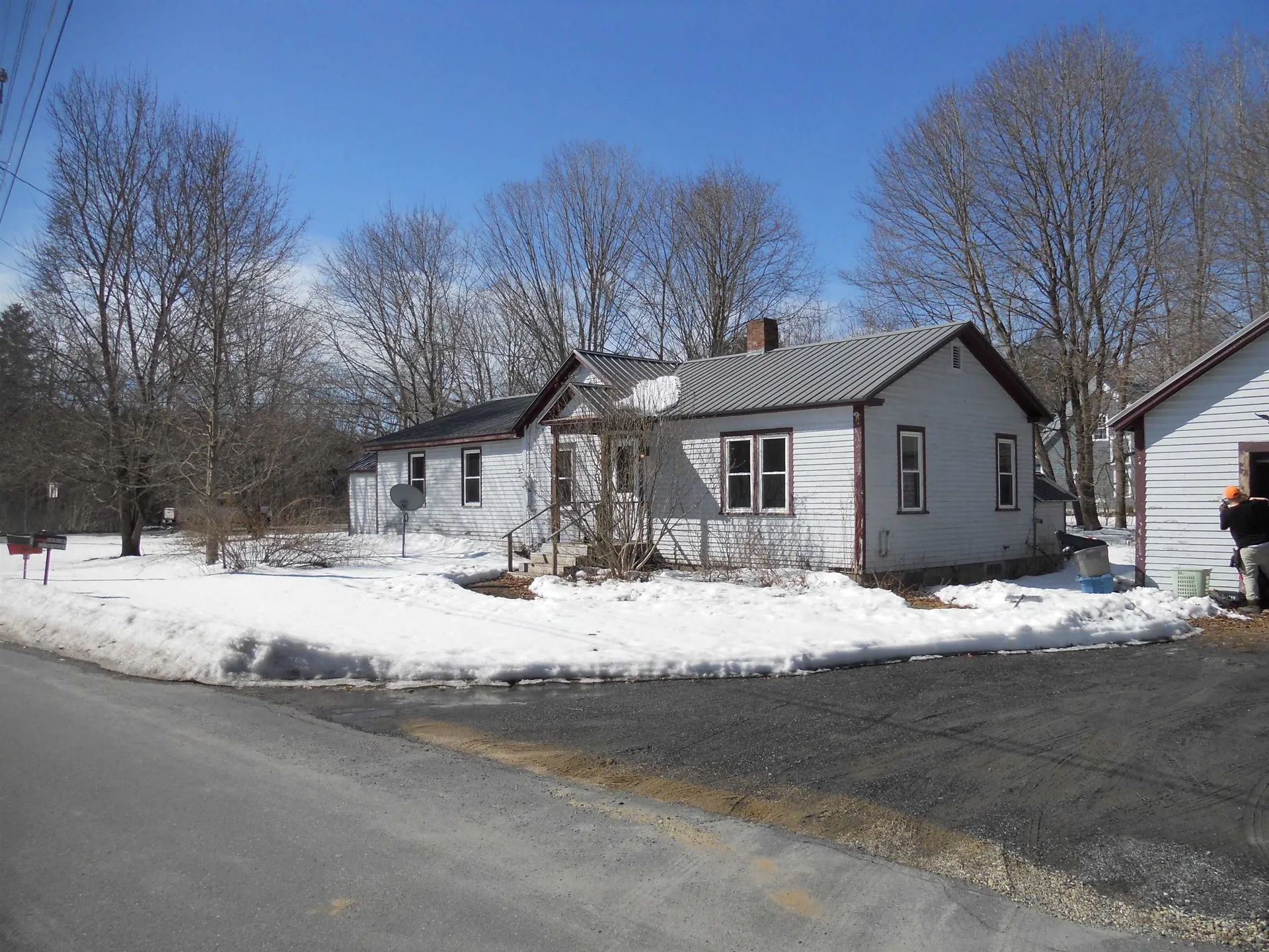 8 Jackson Street Claremont NH 03743
