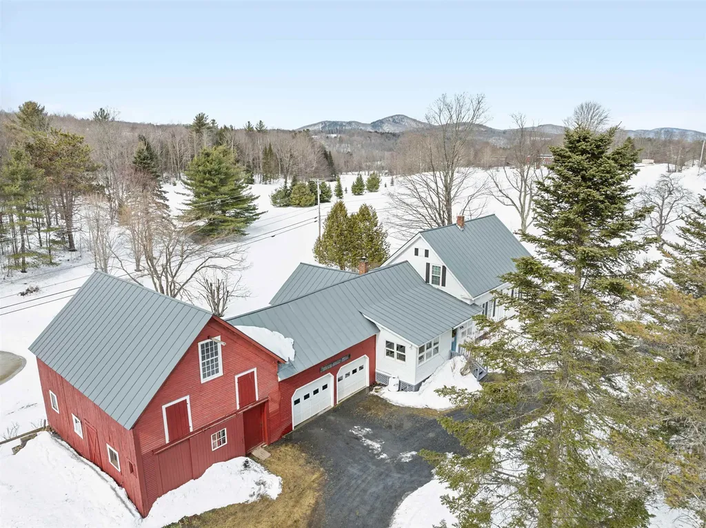 9521 County Road Calais VT 05648