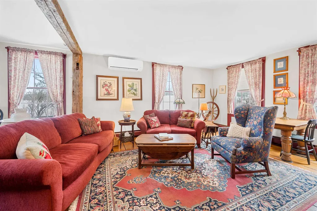 9521 County Road Calais VT 05648