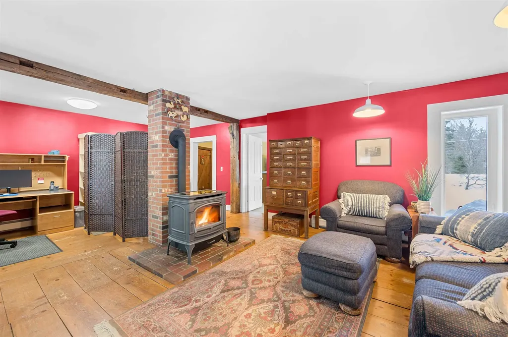 9521 County Road Calais VT 05648