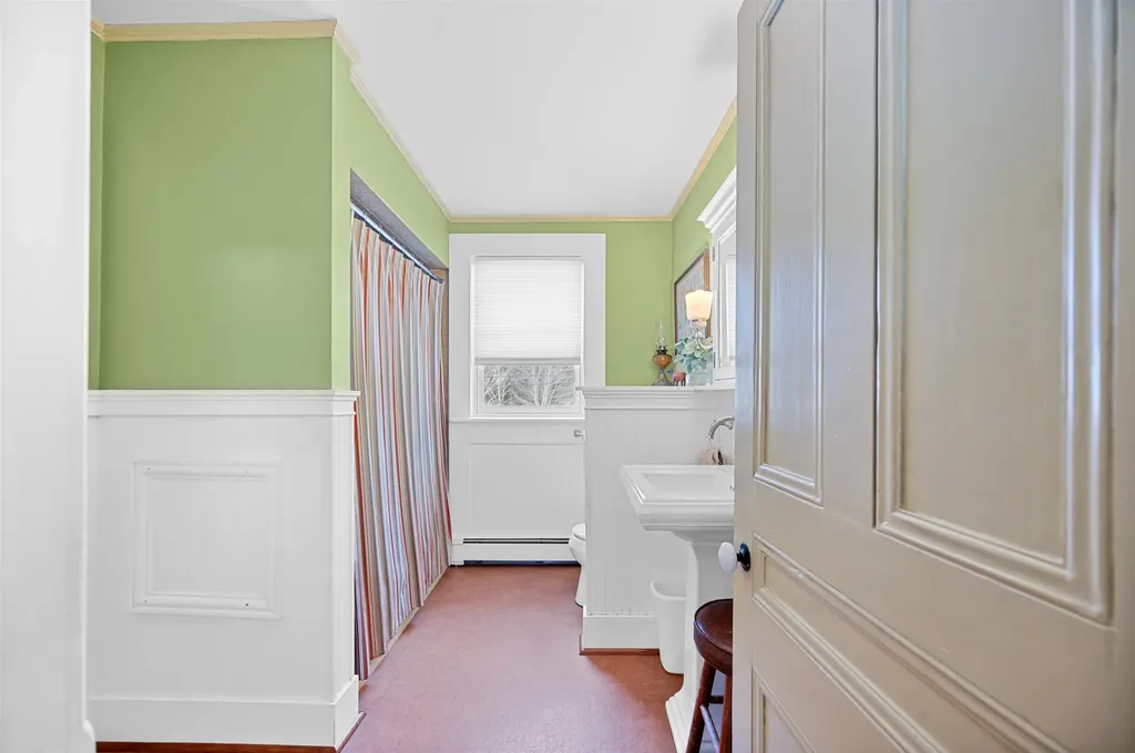 9521 County Road Calais VT 05648