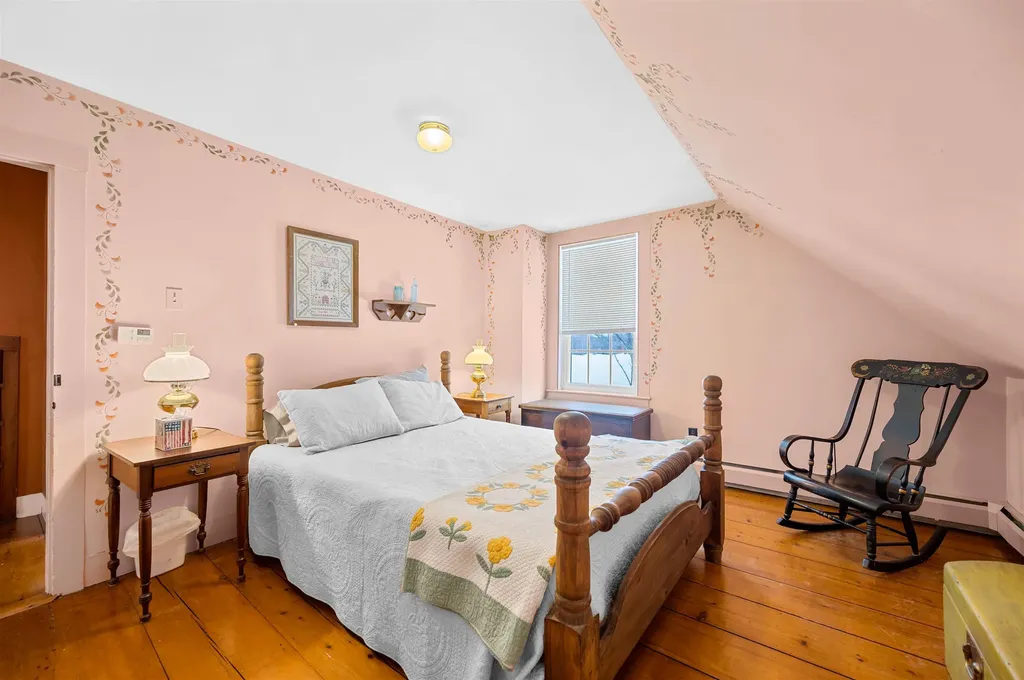 9521 County Road Calais VT 05648