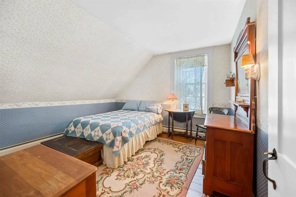 9521 County Road Calais VT 05648