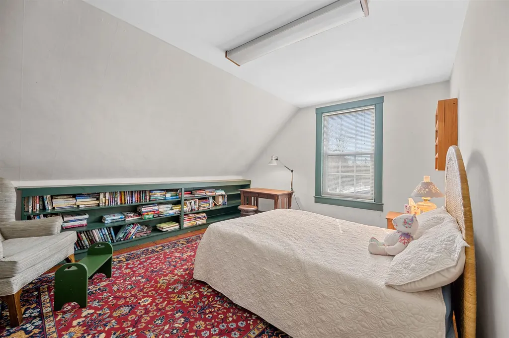 9521 County Road Calais VT 05648