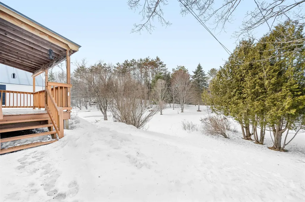 9521 County Road Calais VT 05648