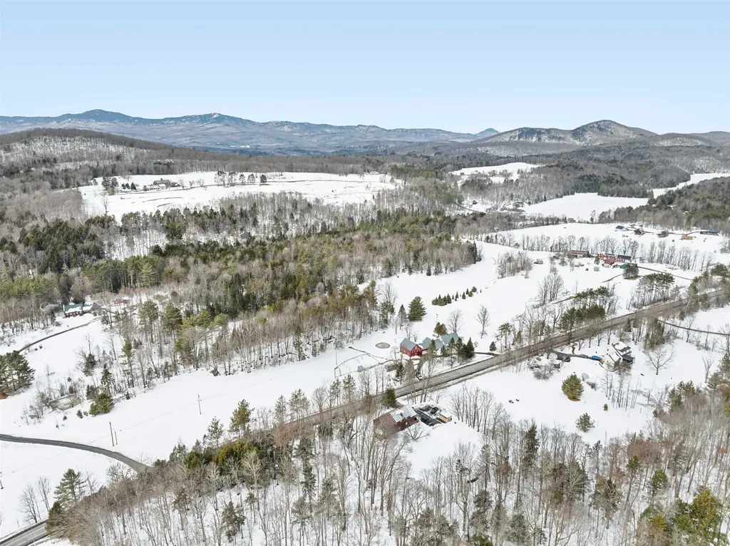 9521 County Road Calais VT 05648