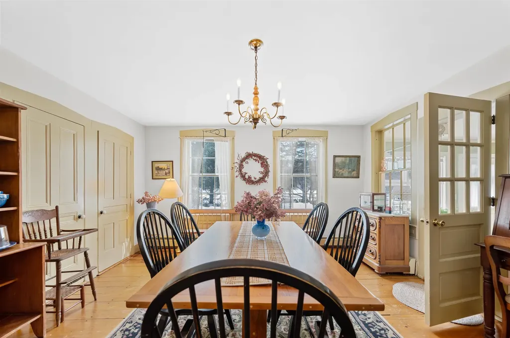 9521 County Road Calais VT 05648