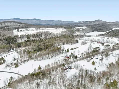 9521 County Road Calais VT 05648