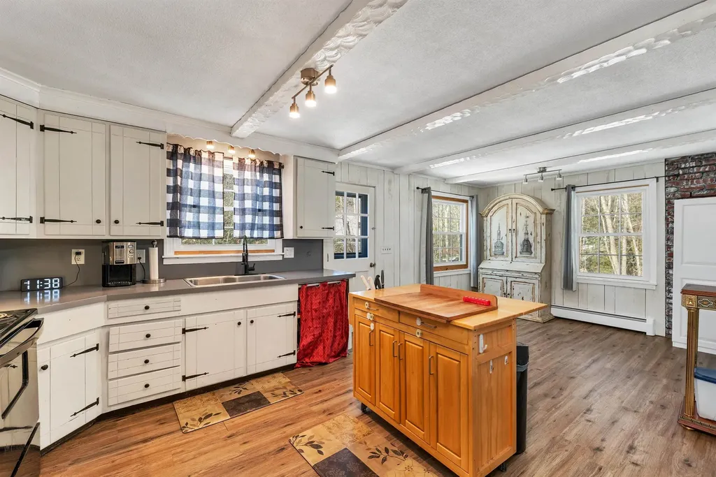 84 Douglas Drive Candia NH 03034