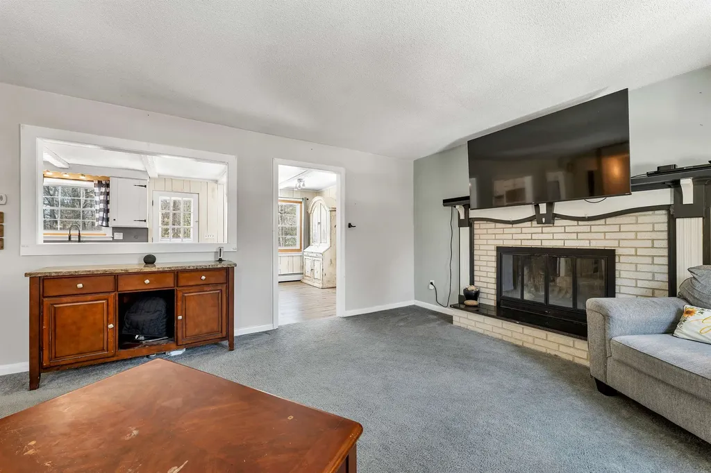 84 Douglas Drive Candia NH 03034