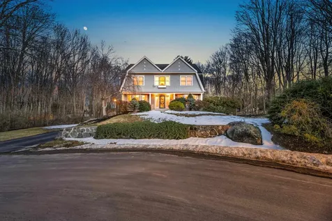 5 Squamscott Circle Exeter NH 03833