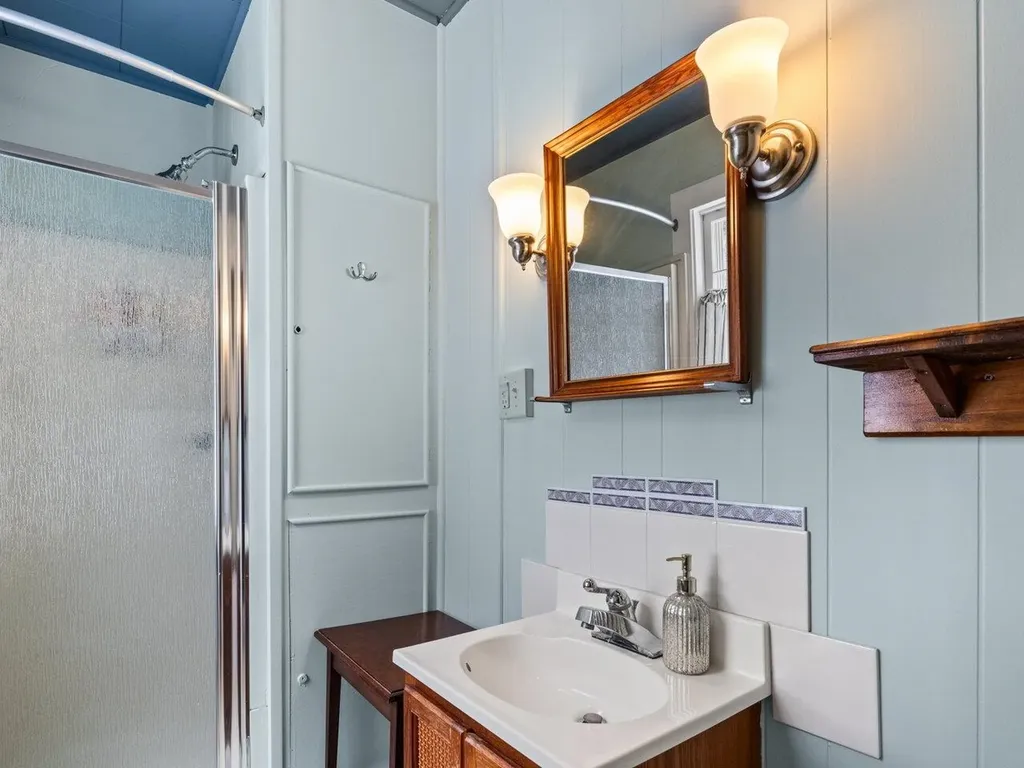 1233 Route 125 Ripton VT 05766