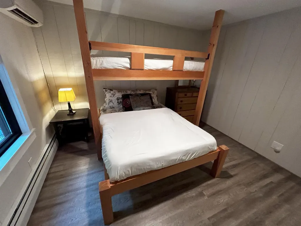 294 Green Peak Orchard S Dorset VT 05251