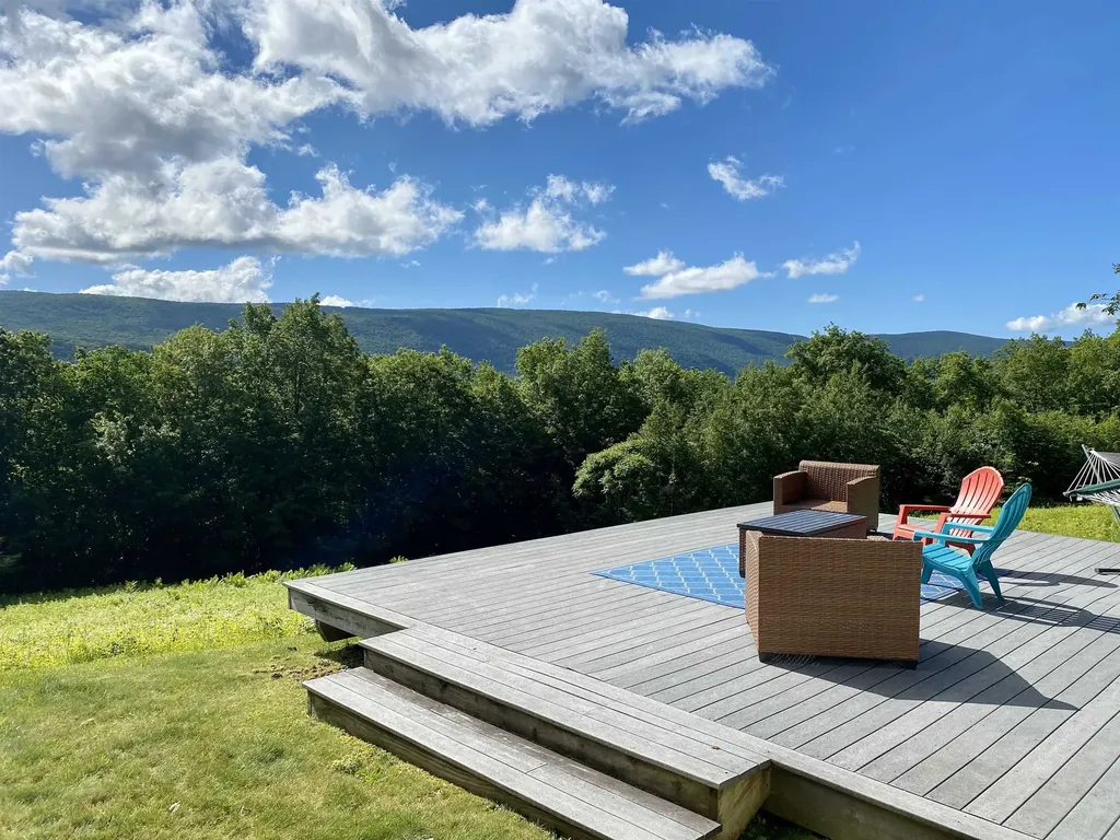 294 Green Peak Orchard S Dorset VT 05251