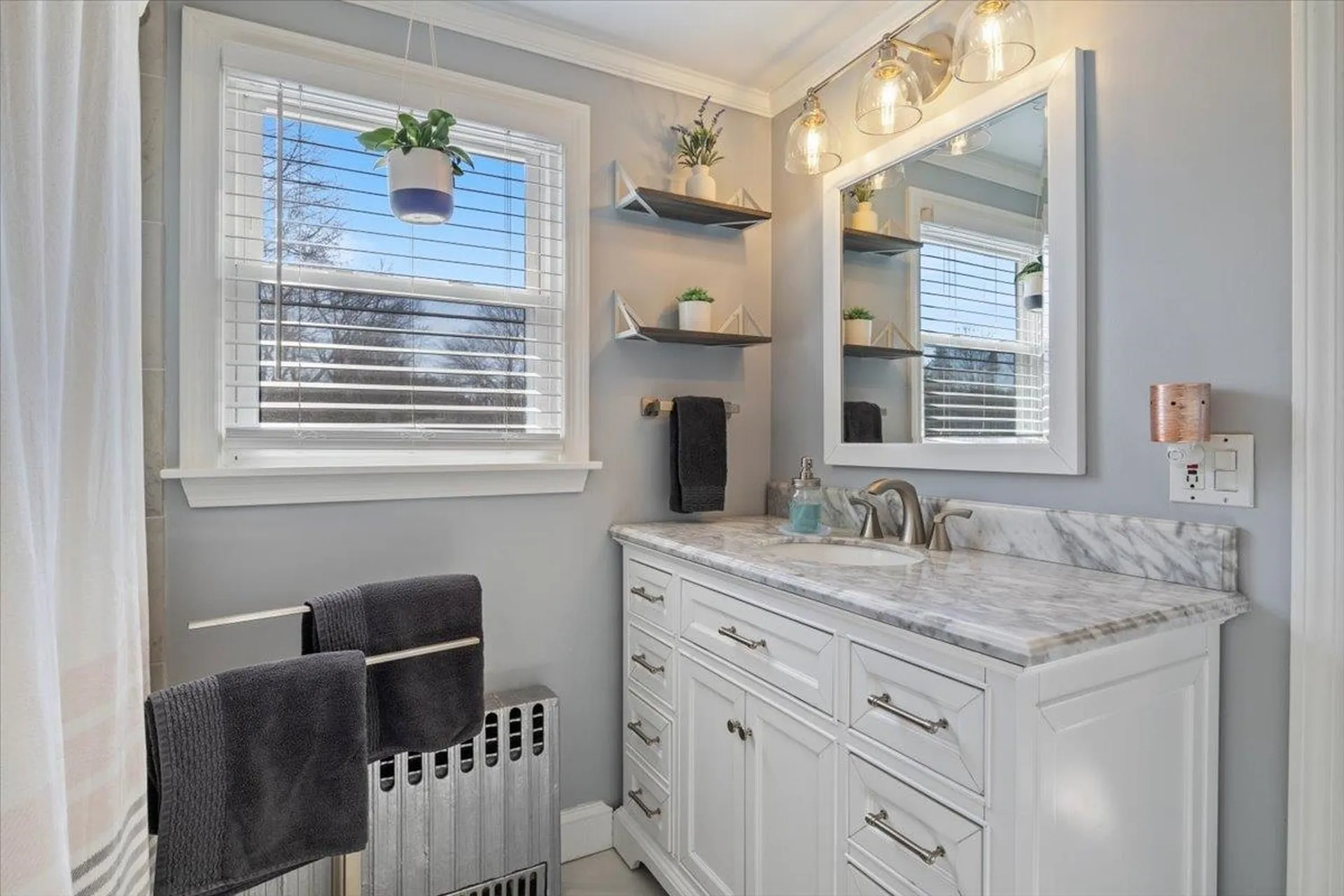 32 Elmview Circle Dover NH 03820