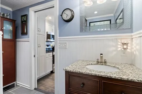32 Elmview Circle Dover NH 03820