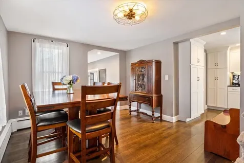 32 Elmview Circle Dover NH 03820