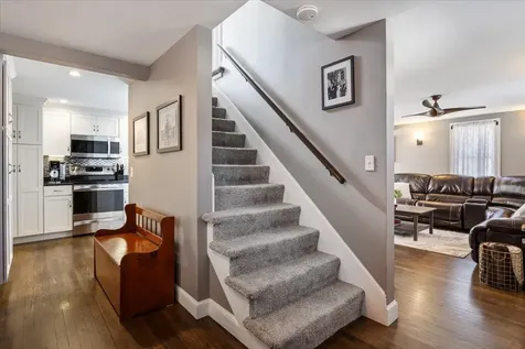 32 Elmview Circle Dover NH 03820