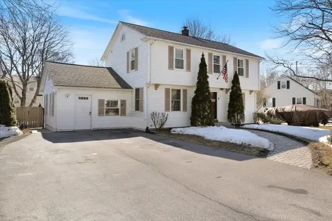 32 Elmview Circle Dover NH 03820
