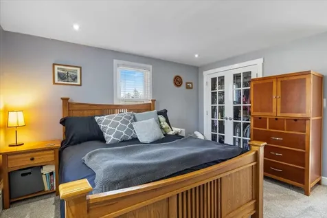 32 Elmview Circle Dover NH 03820
